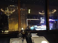 靠窗位-广州花园酒店·凌璇阁旋转餐厅CAROUSEL360