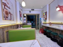 -弘束束柳州深巷螺蛳粉(珠江路店)