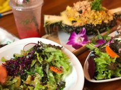 -Chom Cafe and Restaurant