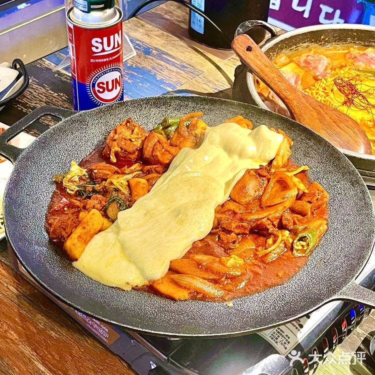 阁下 请和我一起吃韩料🇰🇷吧~