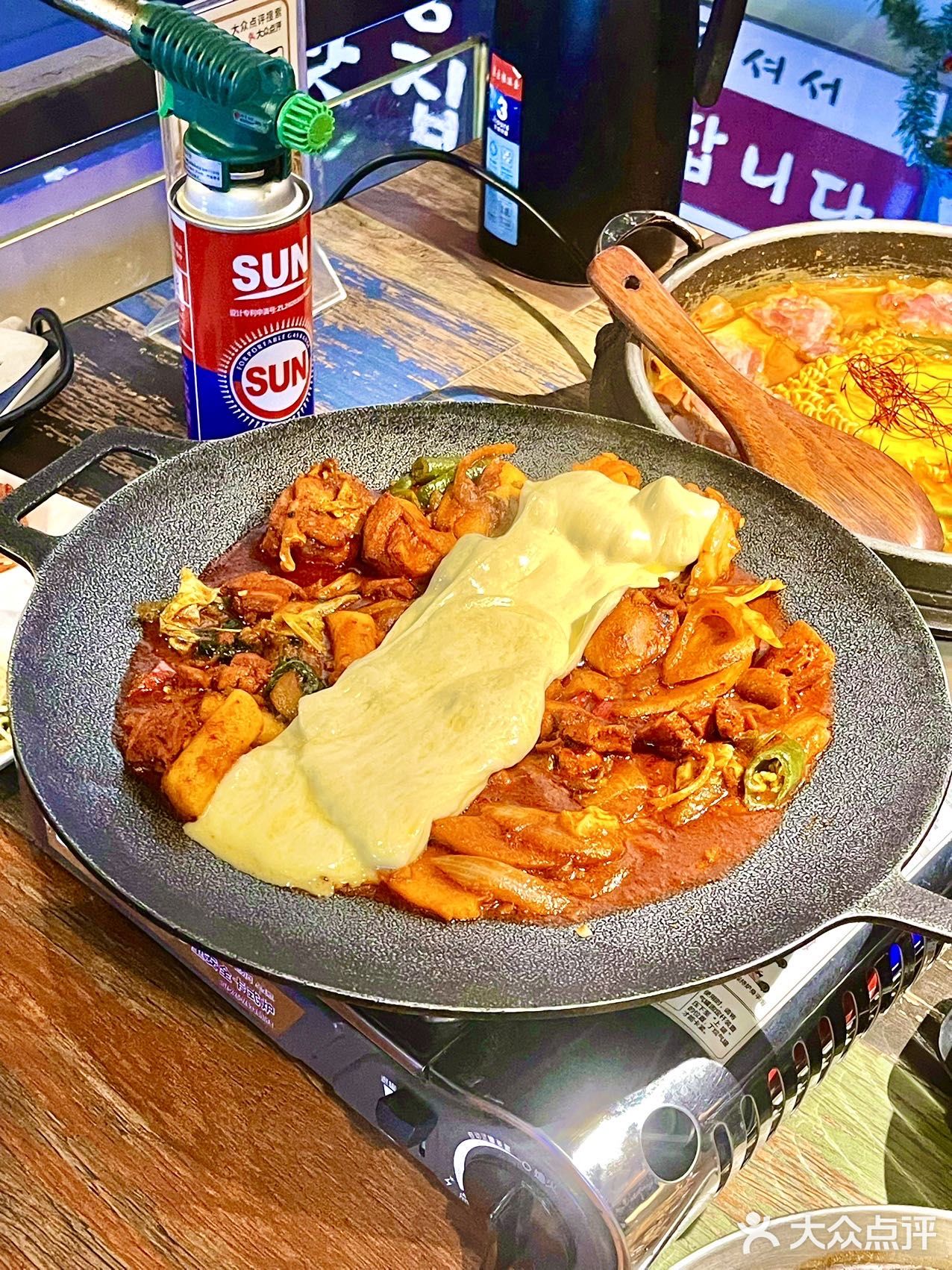 阁下 请和我一起吃韩料🇰🇷吧～