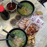 +脆饼=¥9。小区门口买了可可牛奶