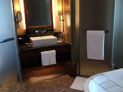 -三亚湾海居铂尔曼度假酒店