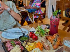 -Mark&Mars Restaurant