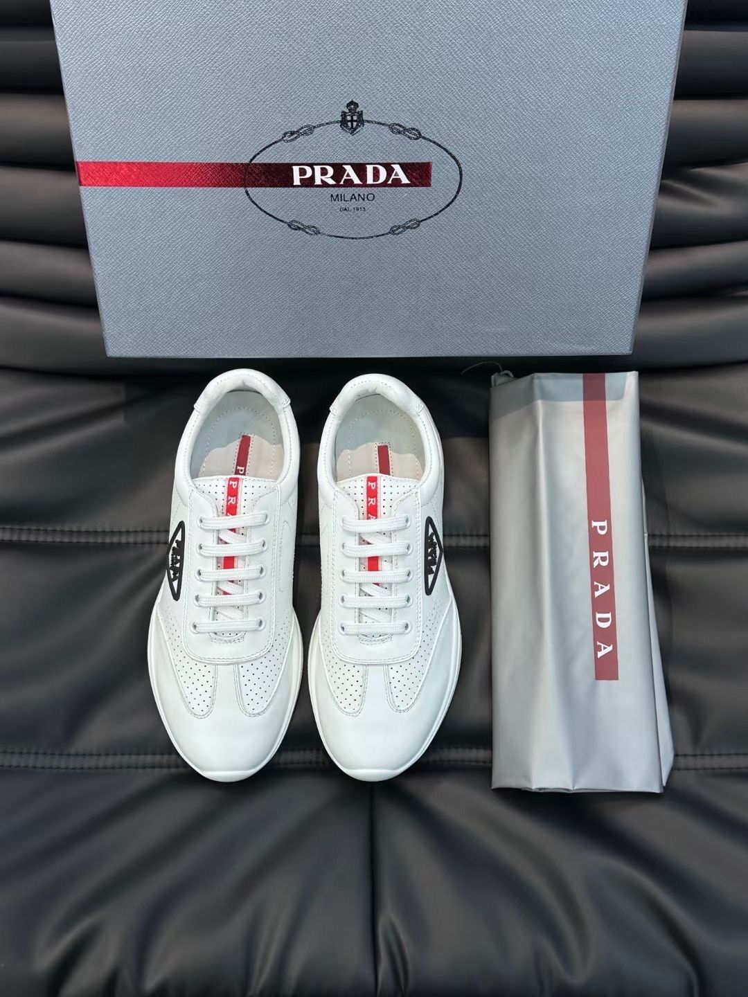 prada 普拉达经典款 男士高端运动鞋系带休闲鞋平底鞋单鞋