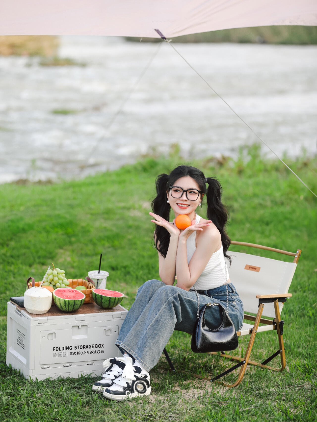 装扮少女野餐时光图片