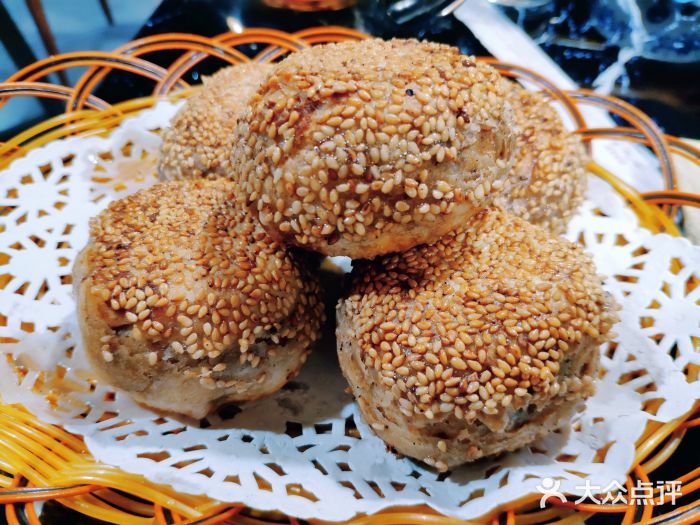 牛九铜火锅图片