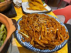 干炒牛河-天宝食坊·啫啫煲大排档(西华路店)