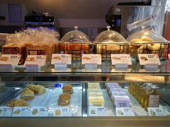 面包甜点陈列柜-喜茶(上海正大广场店)