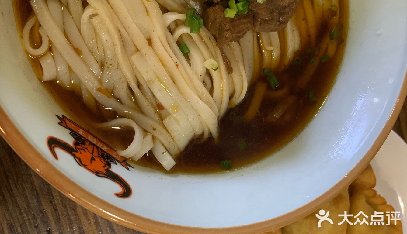 藕饺里面放了生姜稍微有点辣，蒿子粑粑蒿味很重
