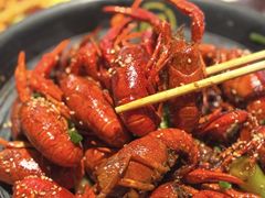 -肥肥虾庄·金牌油焖大虾(汉街SKP店)