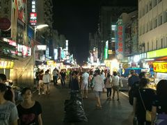 -六合夜市