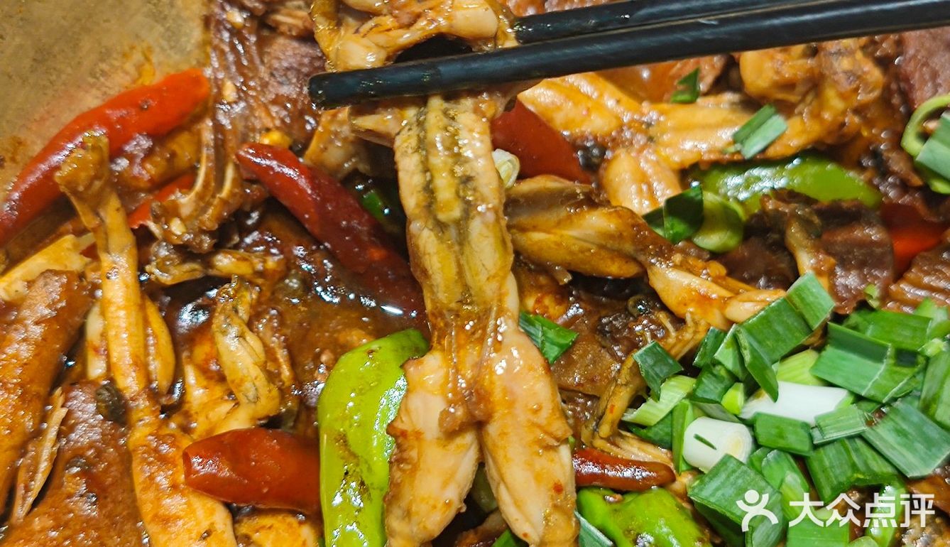 武汉人排队也要吃的烧鸭拌面，简直一绝！ 