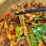 武汉人排队也要吃的烧鸭拌面，简直一绝！ 