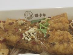 香辣无骨烤鱼饭-鲲少爷烤鱼饭.螺蛳粉·清真(爱琴海店)