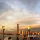 坐在吧台可以看到厨师在火炙烹饪