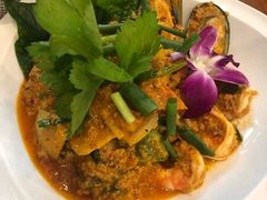 -Chom Cafe and Restaurant