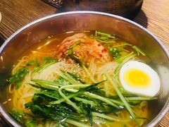 -鑫釜山海鲜烧烤(鑫丰国际店)