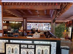 -八府香鸭·啫啫煲(华山路店)