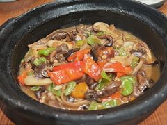 -老滇山寨•云南特色菜•地方菜•民族风情歌舞表演(金碧店)