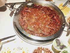 -茅草房·河畔园林火锅