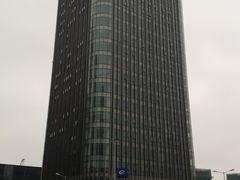 -上海跨国采购会展中心
