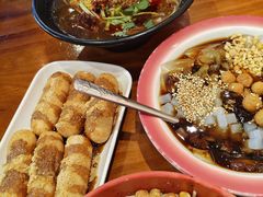 -爆炸头阿姨小四川正宗川味小吃(无任何分店)