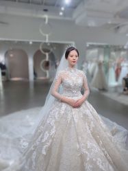 -艾米丽婚纱礼服