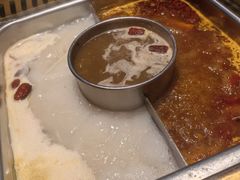 -巴渝瓦肆重庆鲜火锅(宝龙环湖店)