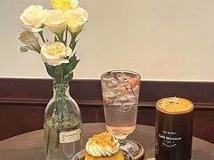 -Café Monson