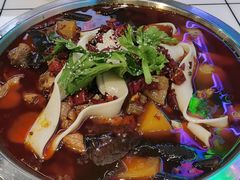 -晓彭肥肠鸡·泡椒鸡火锅(水木天地店)