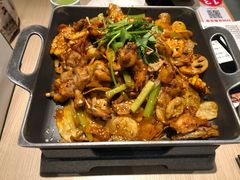 招牌悦蓉牛蛙干锅-精悦蓉(松江万达广场店)