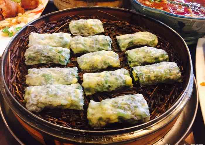 小六汤包(昆明路店)-"我的天,木桶豆花难喝的一批,简直无法下咽.