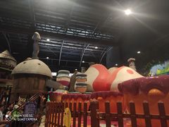 -蓝精灵乐园·世茂精灵之城主题乐园