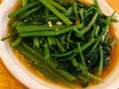 -J Daeng Seafood