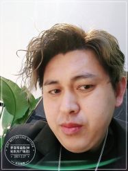 -罗亚帝造型·烫发染发