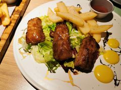 焦香蜜汁烤猪肋排配牛排粗薯-幸薈飯堂