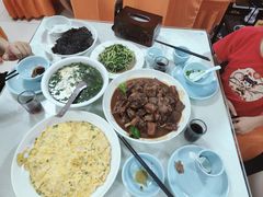 红烧老鹅-胡老三家土菜馆·老店地方特色菜·招牌茅山地锅老鹅