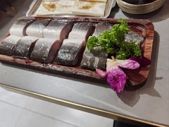 -围炉肉舍•炭烤活鳗•丹东海鲜烤肉(步行街店)