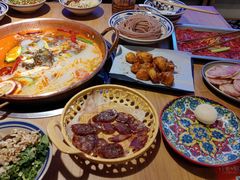 -洱火云南酸菜牛肉火锅(石景山当代商城店)