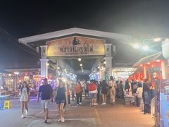 -席娜卡琳火车铁道夜市