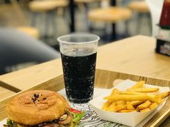 蘑菇培根牛肉堡-龙治汉堡(中华城店)