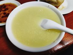 小米粥-宝瑞门钉肉饼店
