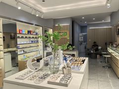 -视野联行眼镜·蔡司·尼康·豪雅·依视路(青浦宝龙店)