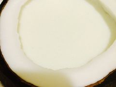 -志龙皇冠吃货椰子铺