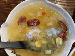 冰糖银耳莲子羹-黑白电视长沙小吃(美林M·LIVE天地东座店)