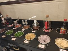 自助调料区-正能量脆肉鲩火锅
