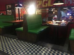 卡座-胖哥俩肉蟹煲(杭州下沙学林街店)