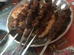 -烤肉小伙烤肉店