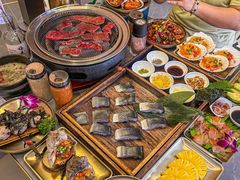 -围炉肉舍•炭烤活鳗•丹东海鲜烤肉(步行街店)